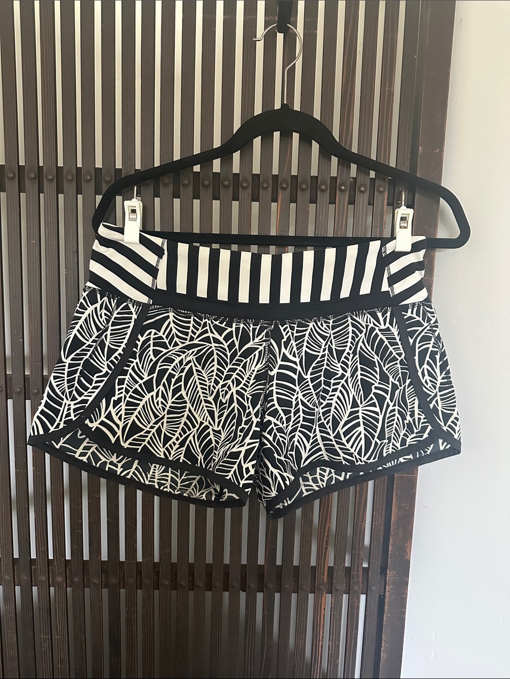 Lululemon Black & White Leaf-Print Women’s Shorts